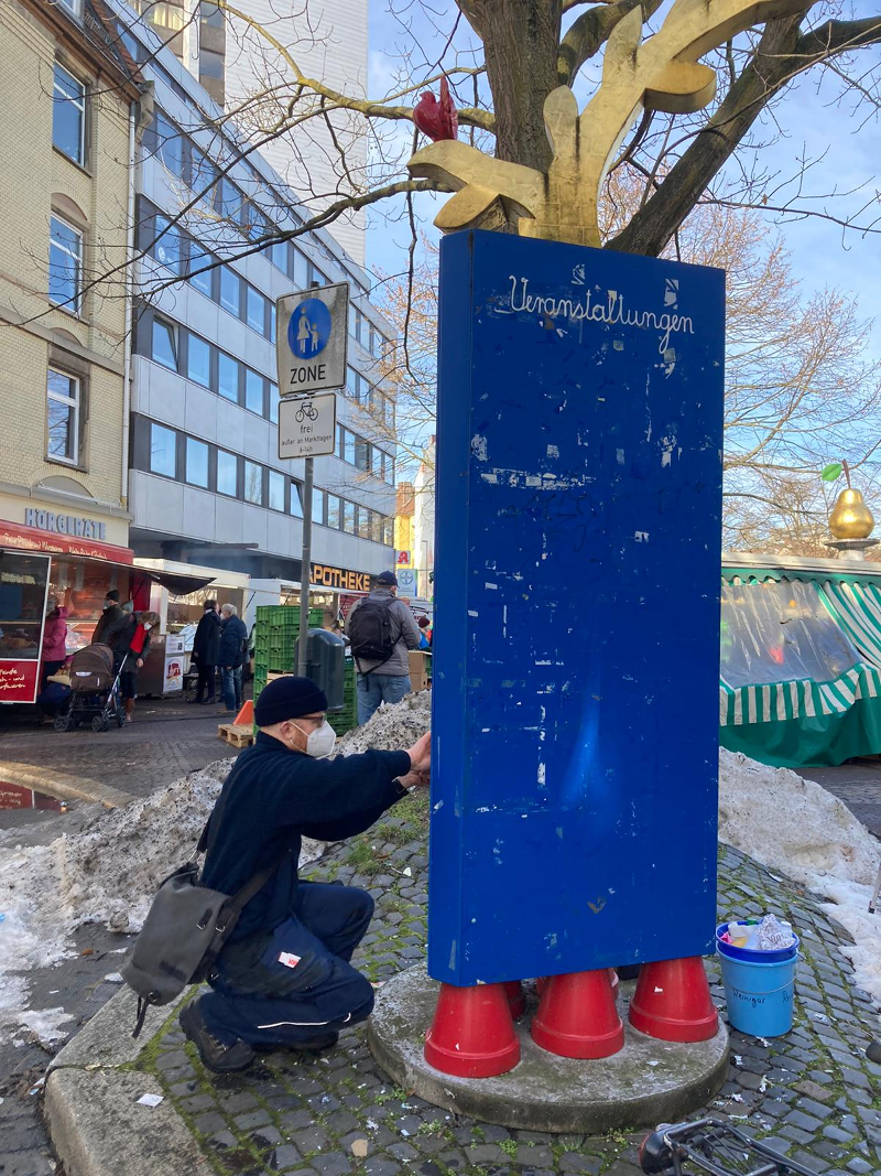 Reinigungsaktion Bürgerinformationssäule